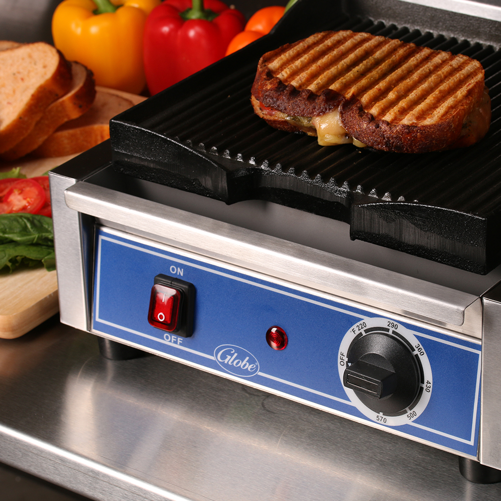 Globe GPG10 panini grill