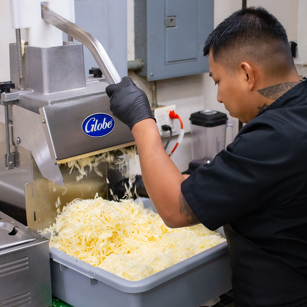 Globe GSCS Cheese Shredder with cheese